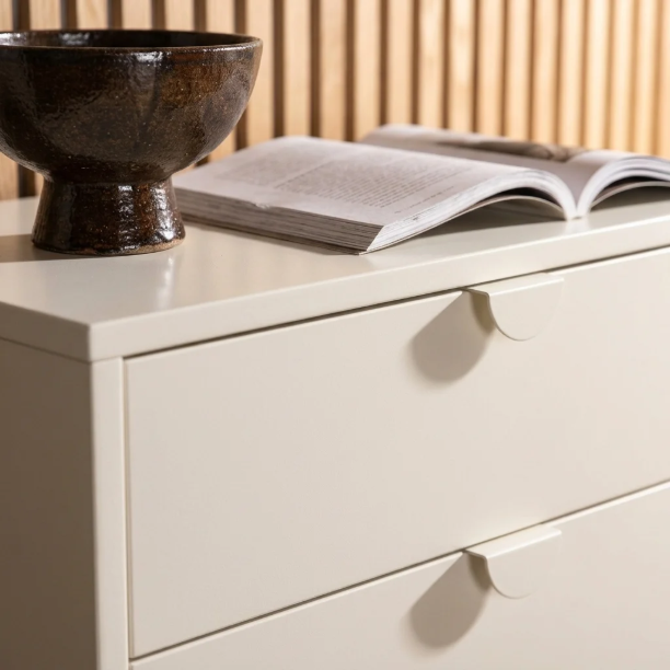 Picture of Danyella Chest of Drawers with 4 drawers