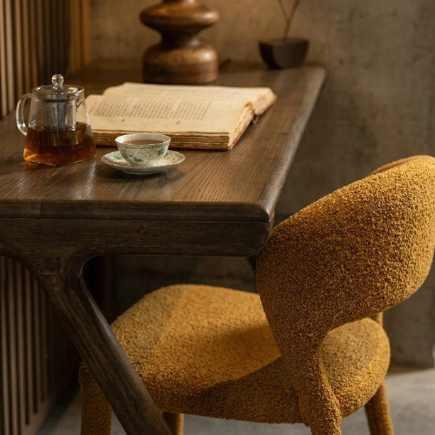 Picture of Desk Tug Mango wood, 130 x 60cm
